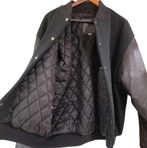 A Golden Bear Sports Channel Mens Black Bomber Jacket Size Large Gently PreOwned